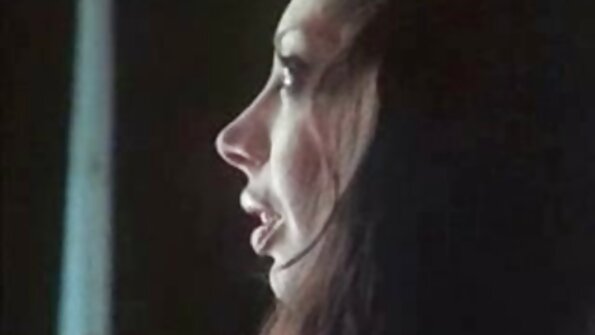 Lindsey Vood sy Vincent Vega dia manao hetsika anal mahagaga